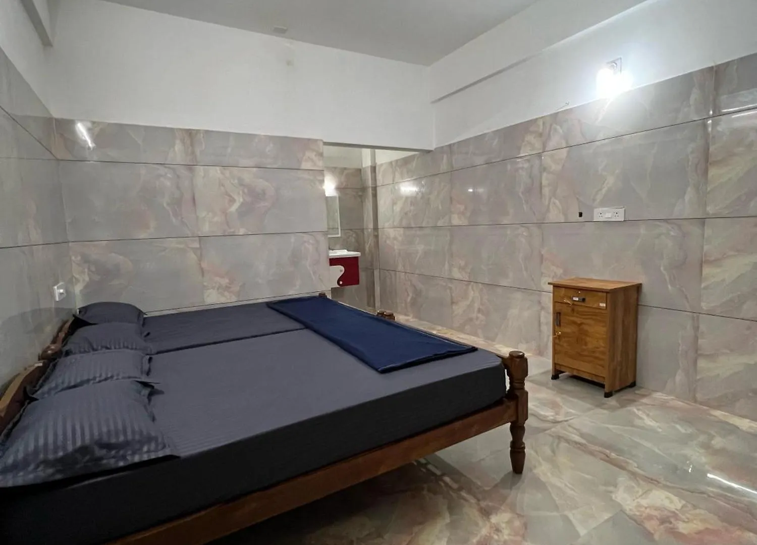 Hotel Redstar Vaga Vagamon 0*,  Indie