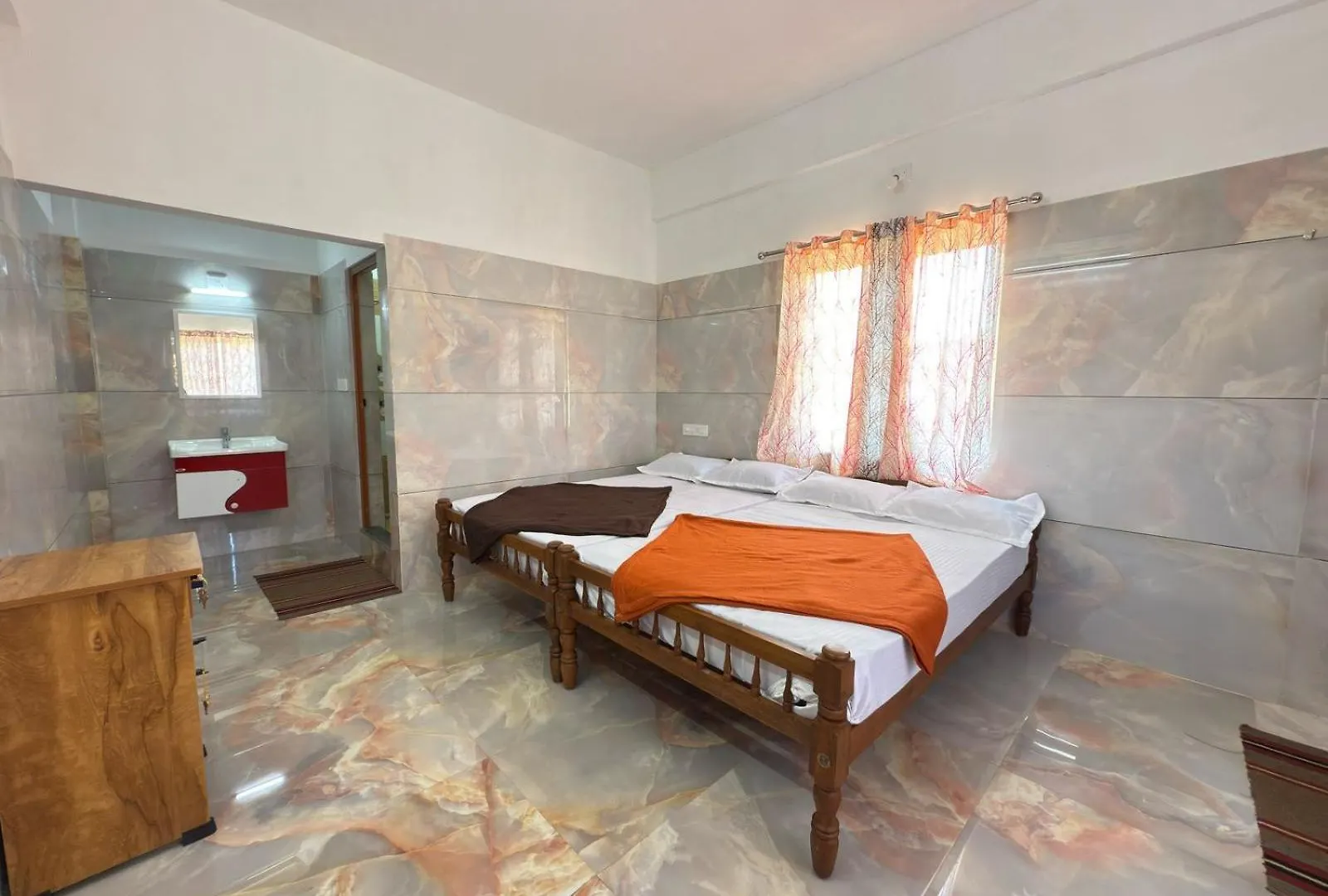 Penzion Hotel Redstar Vaga Vagamon